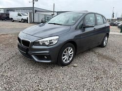 Grau Gebraucht 2016 BMW 218 Active Tourer Basis Van / Kleinbus | 7.590 € (Guter Preis)