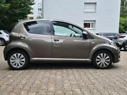 Braun Gebraucht 2012 Toyota Aygo Cool Kleinwagen | 5.500 € (Fairer Preis)
