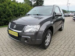 Grau Gebraucht 2010 Suzuki Grand Vitara Club SUV | 3.990 € (Superpreis)