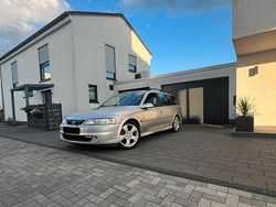 Silber Gebraucht 2002 Opel Vectra Sport Kombi | 2.350 € (Etwas zu teuer)