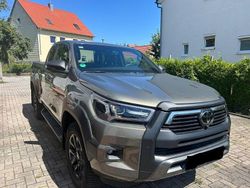 Braun Gebraucht 2023 Toyota HiLux Abholung | 45.400 € (Superpreis)
