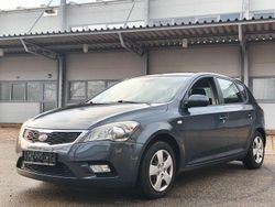 Grau Gebraucht 2011 Kia Ceed Kleinwagen | 5.400 € (Fairer Preis)