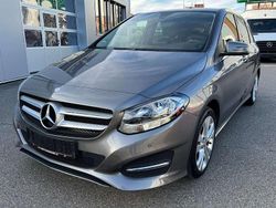 Silber Gebraucht 2015 Mercedes B200 Van / Kleinbus | 13.990 € (Fairer Preis)