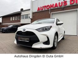 Weiß Gebraucht 2022 Toyota Yaris Hybrid Comfort Limousine | 15.950 € (Guter Preis)