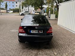 Schwarz Gebraucht 2005 Mercedes C230 Limousine | 4.900 €