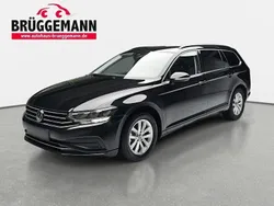 Grau Gebraucht 2023 VW Passat Style Kombi | 28.890 € (Superpreis)