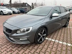Grau Gebraucht 2018 Volvo V60 R-Design Kombi | 9.950 € (Etwas zu teuer)