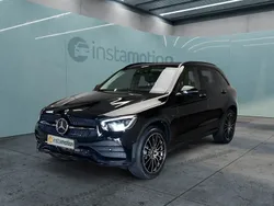 Schwarz Gebraucht 2021 Mercedes GLC300e AMG SUV | 43.800 €