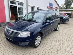 Blau Gebraucht 2010 Dacia Logan Lauréate Limousine | 2.998 € (Etwas zu teuer)