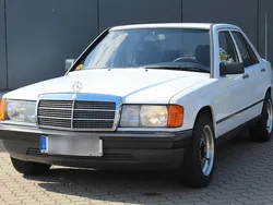 Weiß Gebraucht 1986 Mercedes 190 Limousine | 5.990 €
