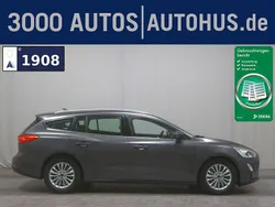 Grau Gebraucht 2018 Ford Focus Titanium Limousine | 9.780 € (Superpreis)