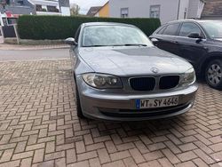 Grau Gebraucht 2009 BMW 116 Lifestyle Kleinwagen | 2.900 € (Fairer Preis)