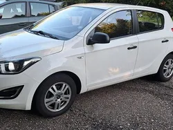 Weiß Gebraucht 2014 Hyundai i20 Edition Kleinwagen | 7.150 € (Fairer Preis)