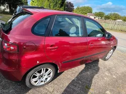 Rot Gebraucht 2004 Seat Ibiza Kleinwagen | 1.000 € (Fairer Preis)