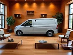Brillantsilber metallic Gebraucht 2021 Mercedes Vito Van / Kleinbus | 17.777 €