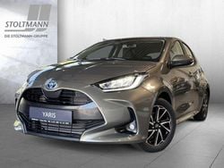 Manganbronze metallic Gebraucht 2024 Toyota Yaris Hybrid Team Limousine | 23.555 € (Fairer Preis)