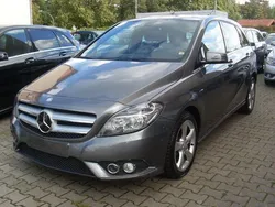 Grau Gebraucht 2012 Mercedes B200 Van / Kleinbus | 13.990 € (Etwas zu teuer)