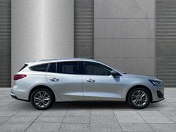 Diverse metallic Gebraucht 2024 Ford Focus Titanium X | 22.820 € (Superpreis)