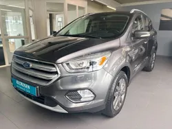 Grau Gebraucht 2017 Ford Kuga Titanium SUV | 14.290 € (Guter Preis)