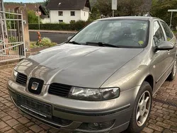 Grau Gebraucht 2005 Seat Leon Stella Limousine | 2.500 € (Teuer)