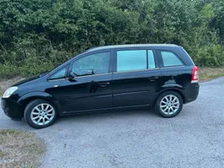 Schwarz Gebraucht 2008 Opel Zafira Cosmo Van / Kleinbus | 3.200 €
