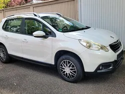 Weiß Gebraucht 2013 Peugeot 2008 SUV | 5.400 €