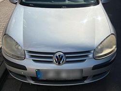 Silber Gebraucht 2004 VW Golf V Limousine | 2.000 € (Fairer Preis)