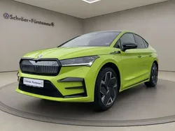 Gruen Gebraucht 2023 Skoda Enyaq iV RS SUV | 44.800 € (Fairer Preis)
