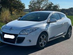 Weiß Gebraucht 2009 Renault Mégane Coupé Night&Day Coupé | 3.800 € (Teuer)