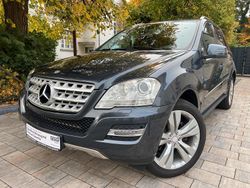Grau Gebraucht 2011 Mercedes ML300 Sport SUV | 13.990 €