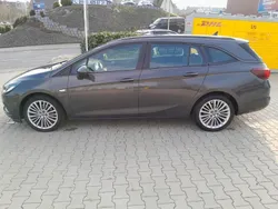 Grau Gebraucht 2016 Opel Astra Kombi | 5.390 € (Superpreis)