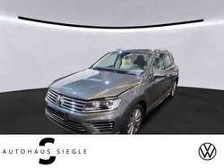 Grau Gebraucht 2016 VW Touareg R-line SUV | 34.930 € (Teuer)