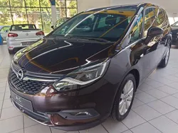 Braun Gebraucht 2017 Opel Zafira Innovation Van / Kleinbus | 14.980 € (Fairer Preis)