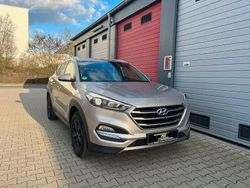 Weiß Gebraucht 2015 Hyundai Tucson Intro Edition SUV | 15.499 € (Fairer Preis)
