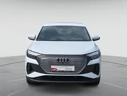 Gletscherweiß metallic Gebraucht 2022 Audi Q4 Sportback e-tron Ambiente SUV | 28.840 € (Guter Preis)
