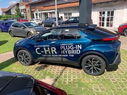 Grün Neu 2024 Toyota C-HR Team SUV | 39.500 € (Etwas zu teuer)
