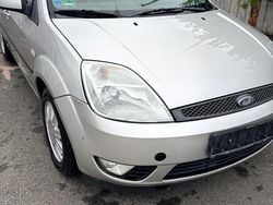 Grau Gebraucht 2005 Ford Fiesta Kleinwagen | 2.499 € (Etwas zu teuer)