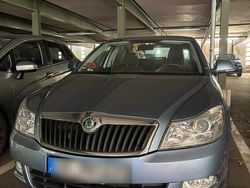 Grau Gebraucht 2009 Skoda Octavia Limousine | 4.990 € (Fairer Preis)