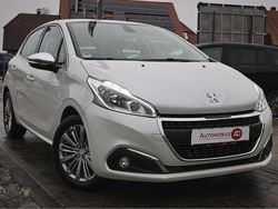 Weiß Gebraucht 2018 Peugeot 208 Allure Kleinwagen | 8.790 € (Fairer Preis)
