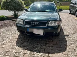 Grün Gebraucht 2002 Audi A6 Kombi | 2.250 € (Teuer)