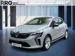 Grau Gebraucht 2022 Renault Clio V Evolution Limousine | 14.990 € (Fairer Preis)