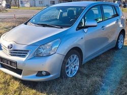 Silber Gebraucht 2009 Toyota Verso Executive Van / Kleinbus | 4.390 € (Guter Preis)