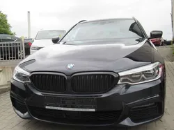 Carbonschwarz metallic Gebraucht 2020 BMW 530 M Sport Kombi | 25.490 € (Guter Preis)