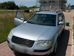 Silber Gebraucht 2003 VW Passat Kombi | 1.200 € (Superpreis)