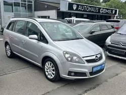 Silber Gebraucht 2005 Opel Zafira Edition Van / Kleinbus | 2.290 € (Fairer Preis)