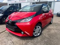 Rot Gebraucht 2017 Toyota Aygo X-cite Kleinwagen | 7.990 € (Fairer Preis)