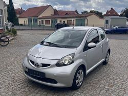 Silber Gebraucht 2007 Toyota Aygo Cool Kleinwagen | 2.400 € (Etwas zu teuer)