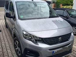Grau Gebraucht 2020 Peugeot Rifter GT Van / Kleinbus | 19.500 € (Fairer Preis)