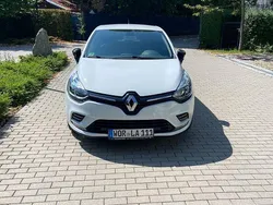 Weiß Gebraucht 2019 Renault Clio IV Collection Limousine | 8.600 € (Guter Preis)