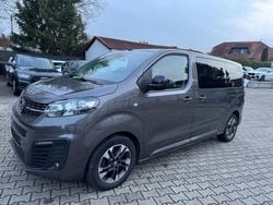 Grau Gebraucht 2022 Opel Zafira Life Edition Van / Kleinbus | 27.950 € (Fairer Preis)